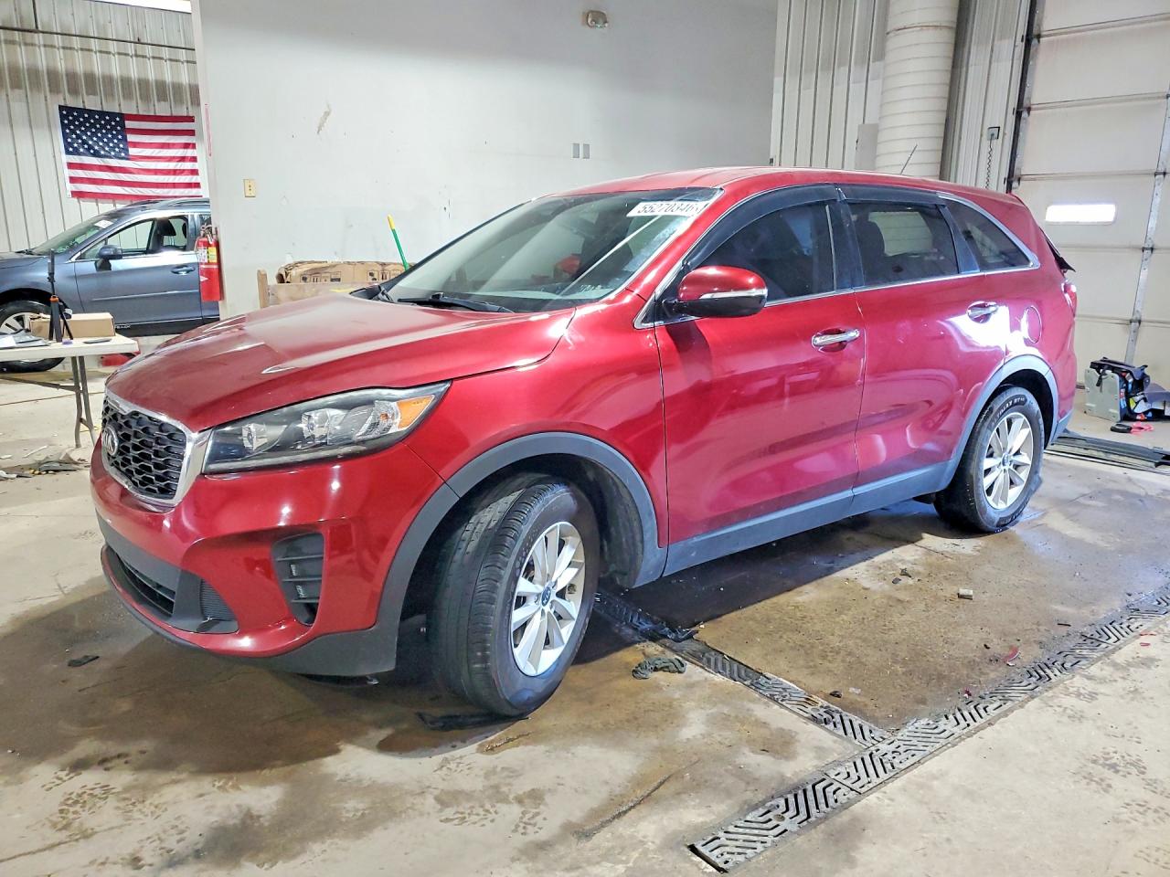 Salvage Kia Sorento Image