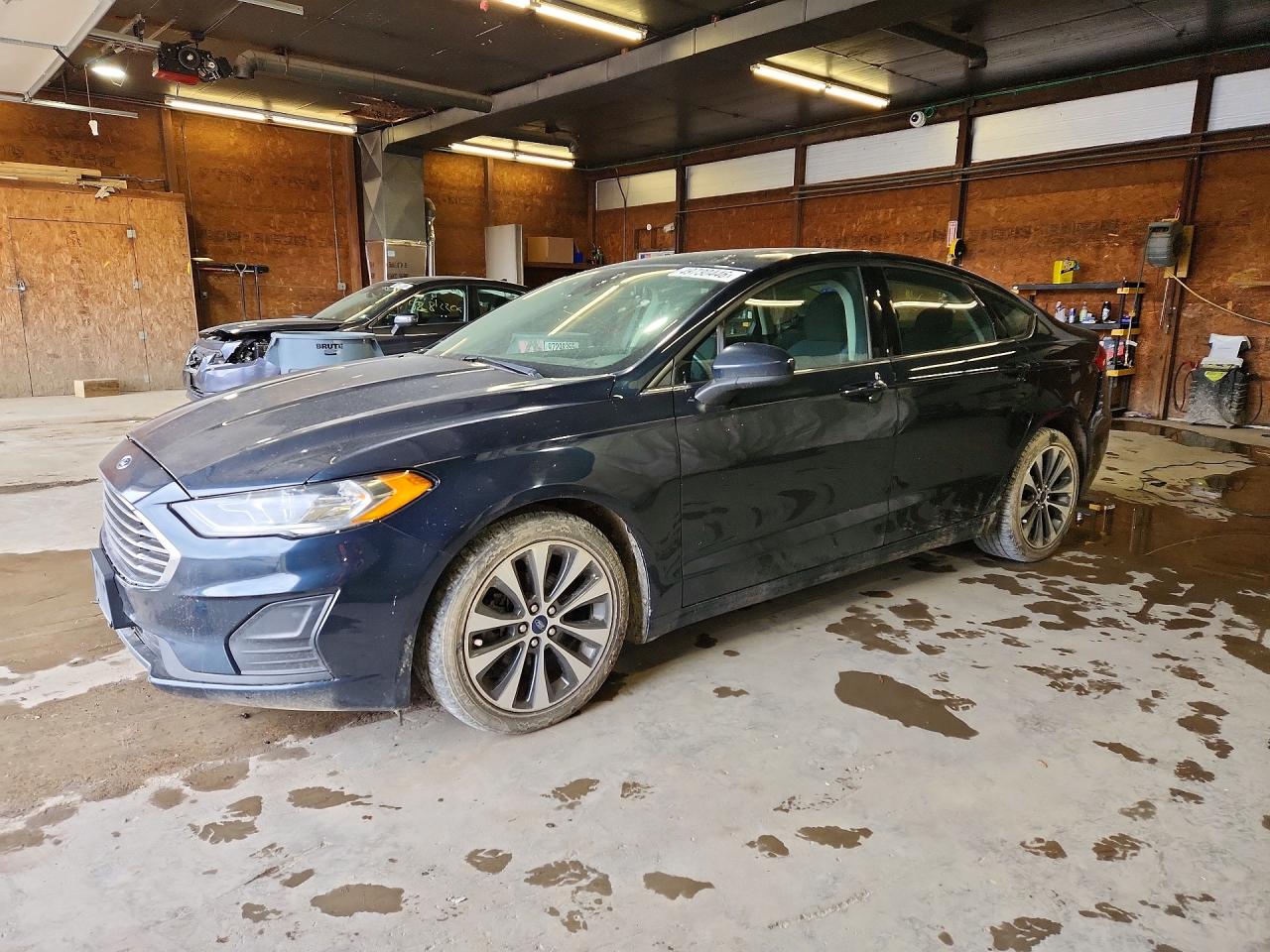 Salvage Ford Fusion Image
