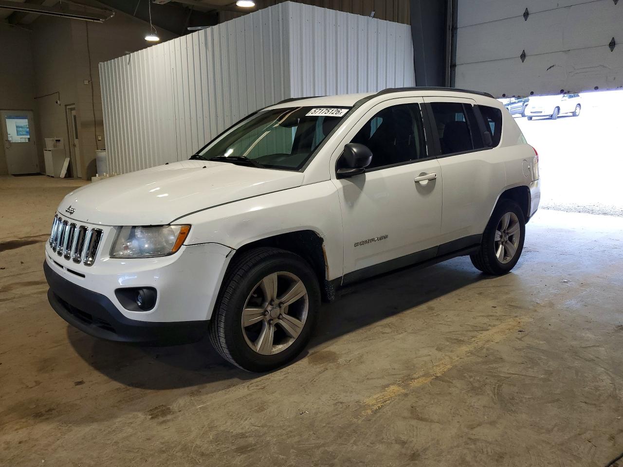 Salvage Jeep Compass Image
