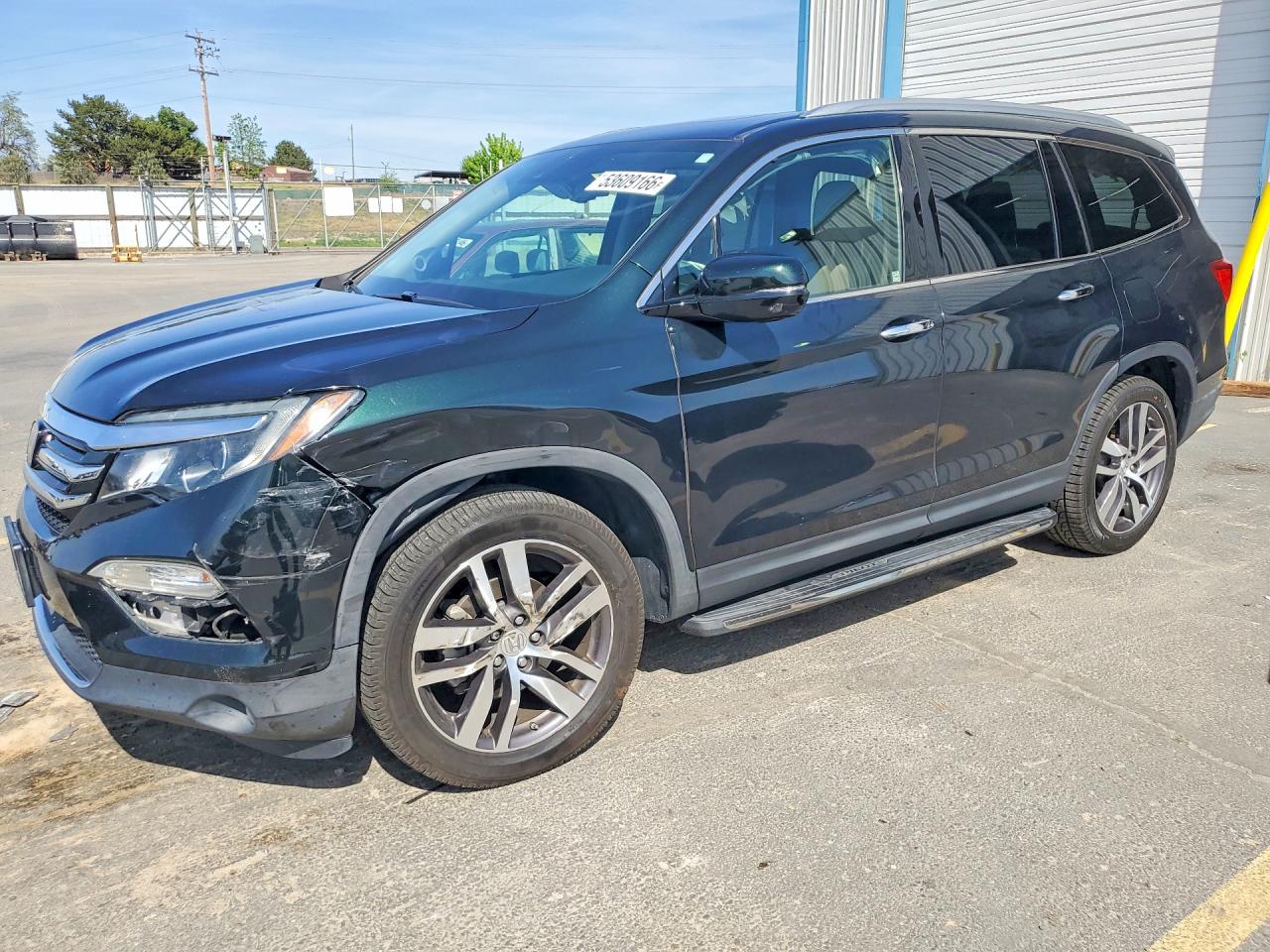 Salvage Honda Pilot Image