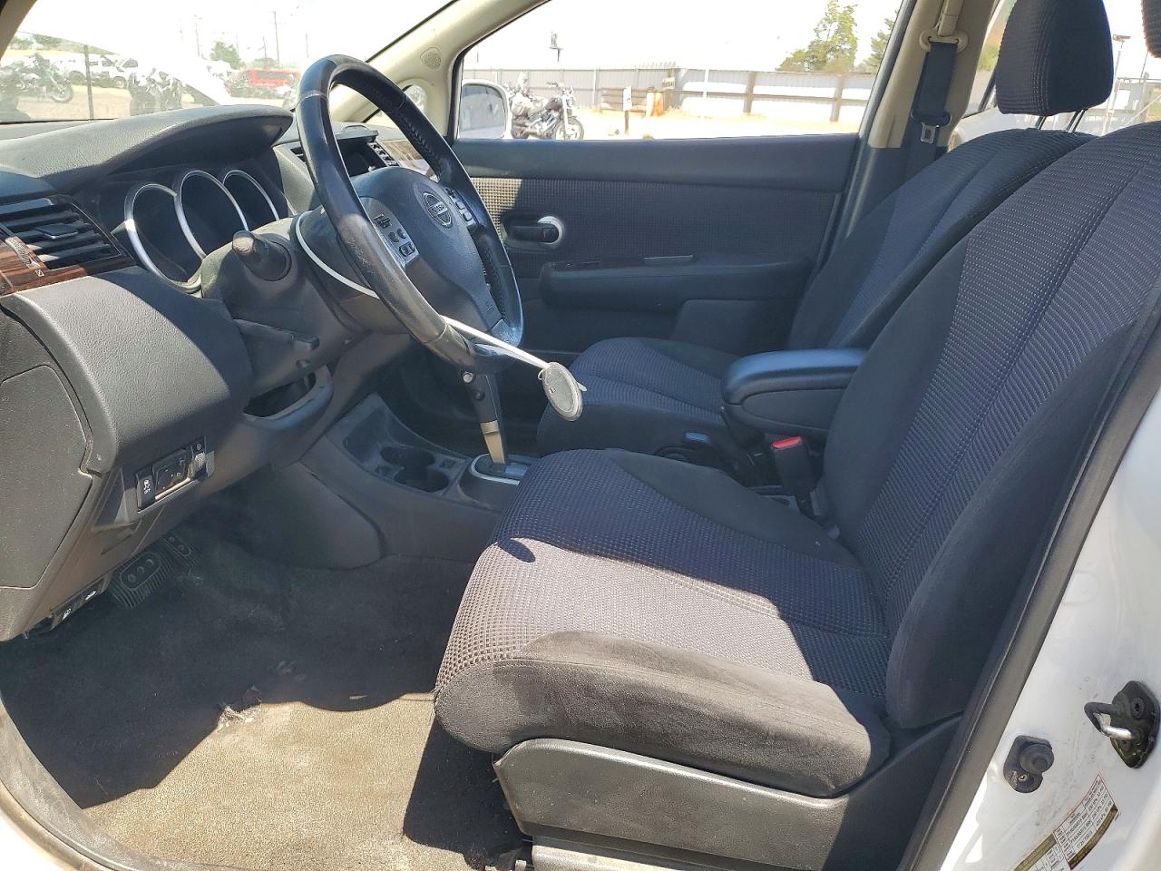 Nissan Versa 1.8 S