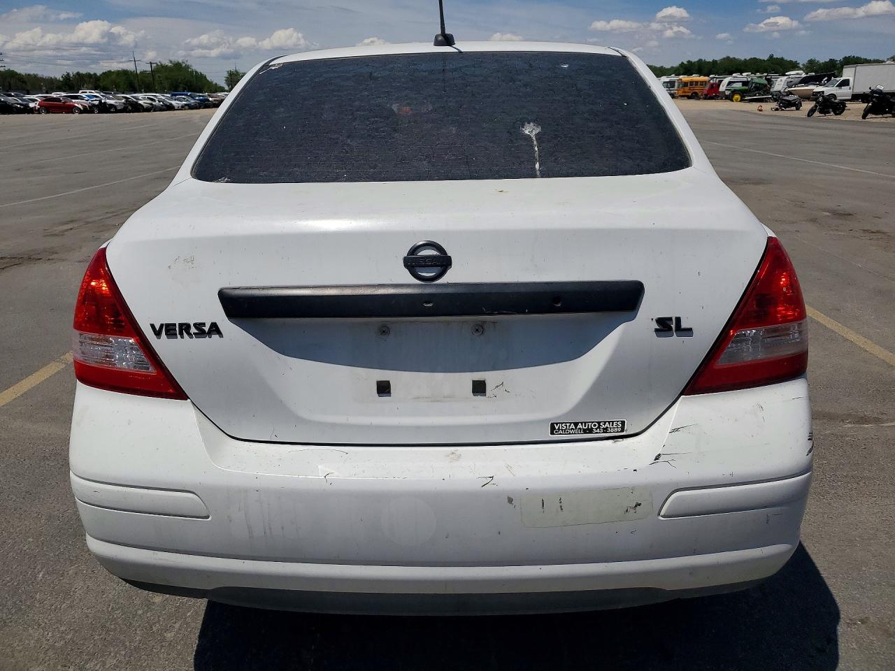 Nissan Versa 1.8 S