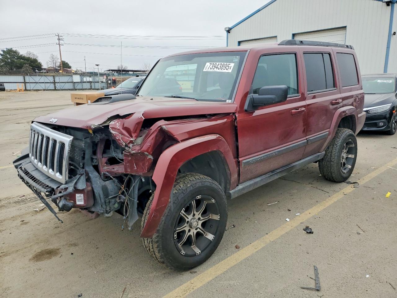Salvage Jeep Commander Image