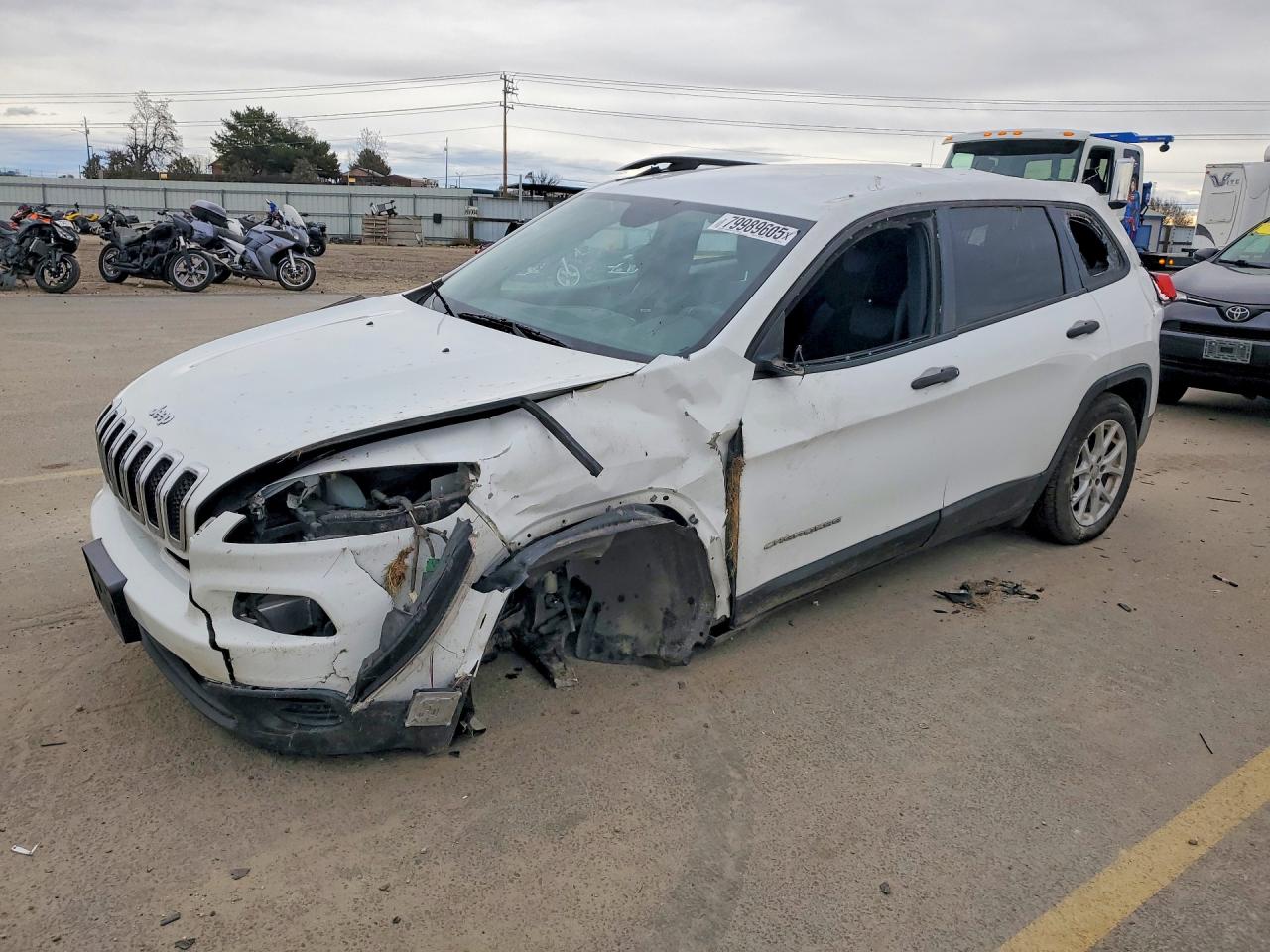Salvage Jeep Cherokee Image