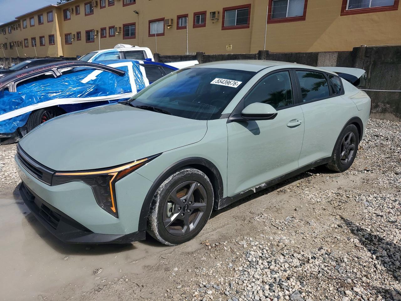 Salvage Kia K4 Image