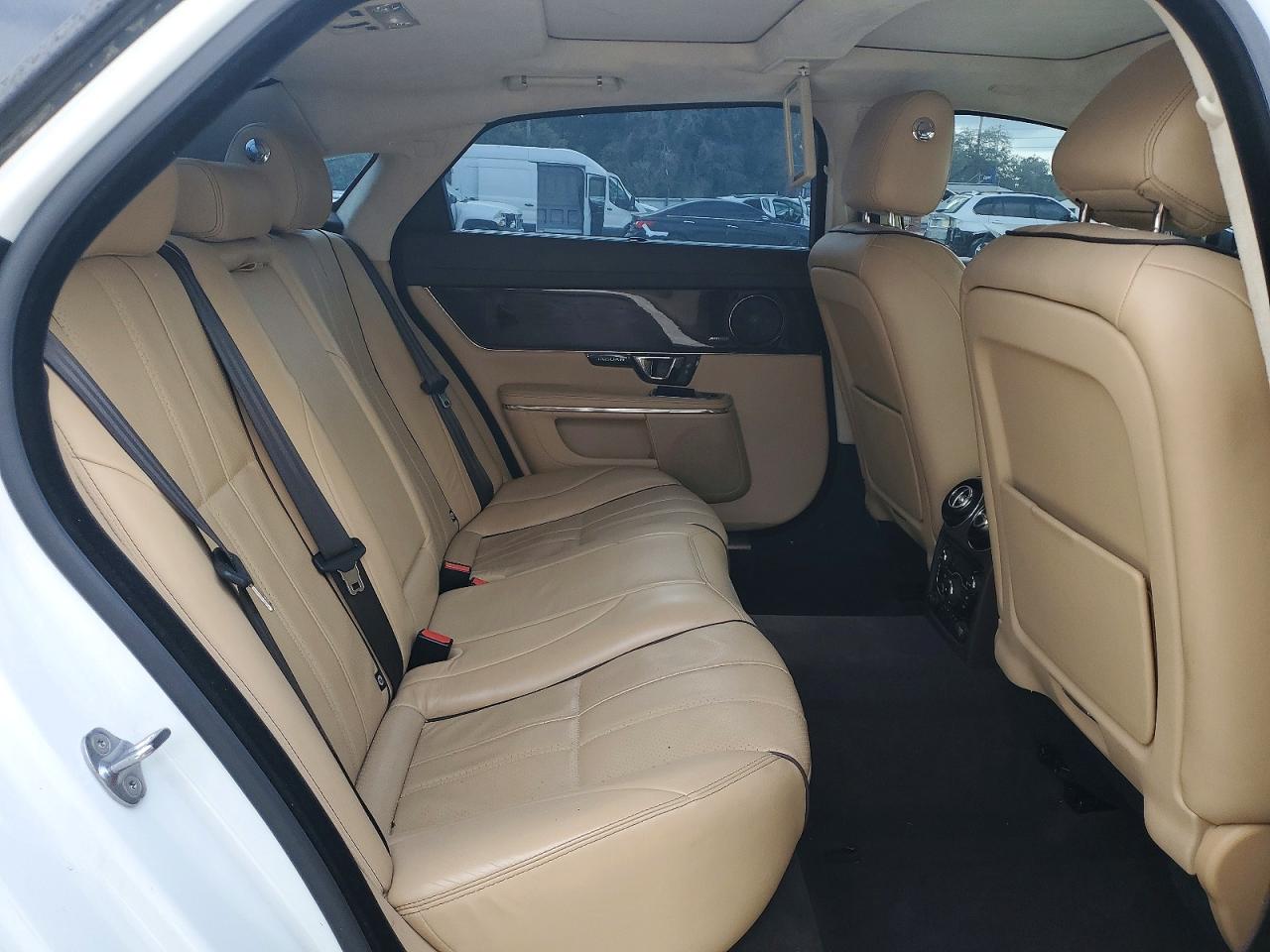Jaguar XJ Portfolio