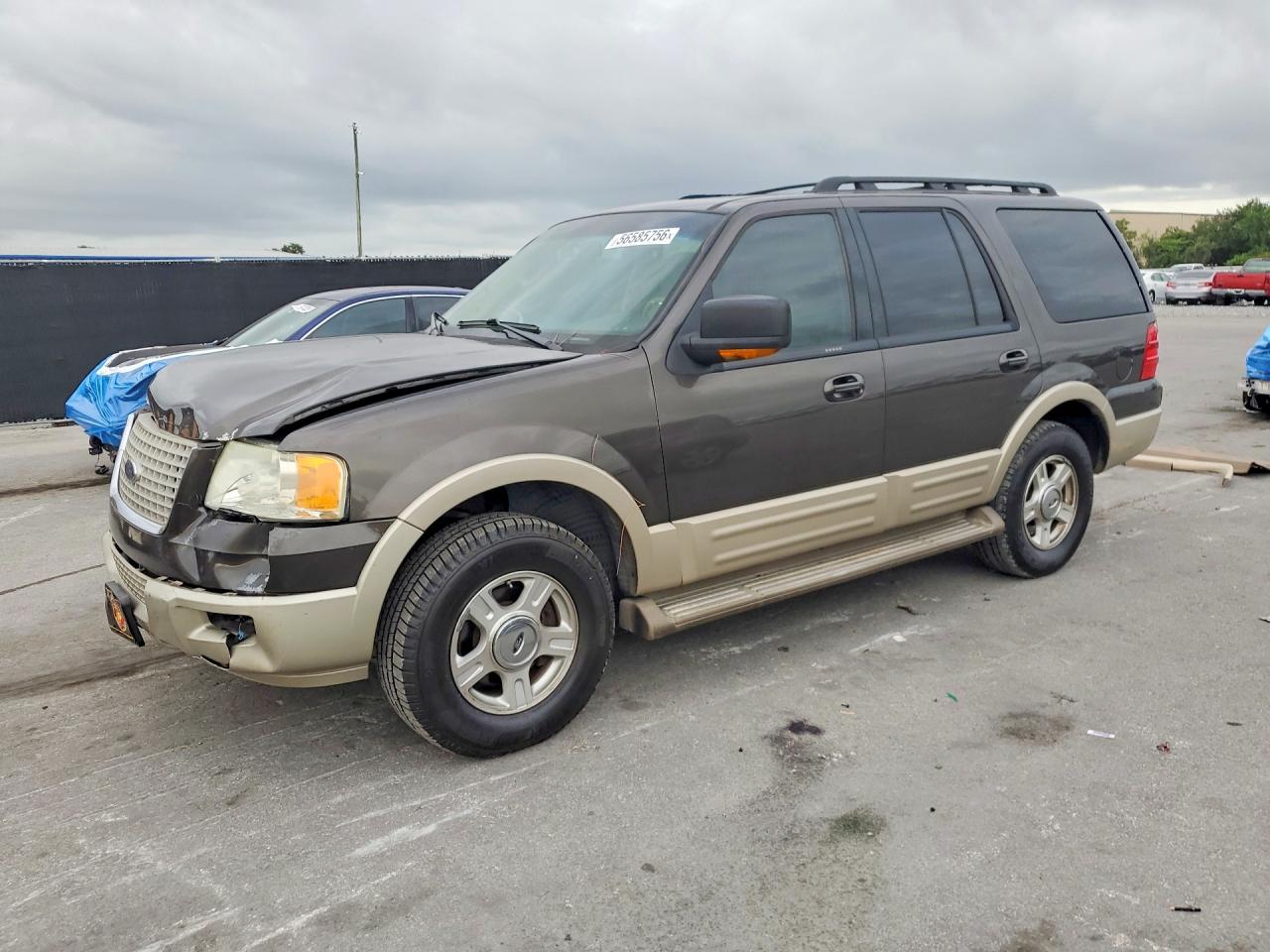 Salvage Ford Expedition Image