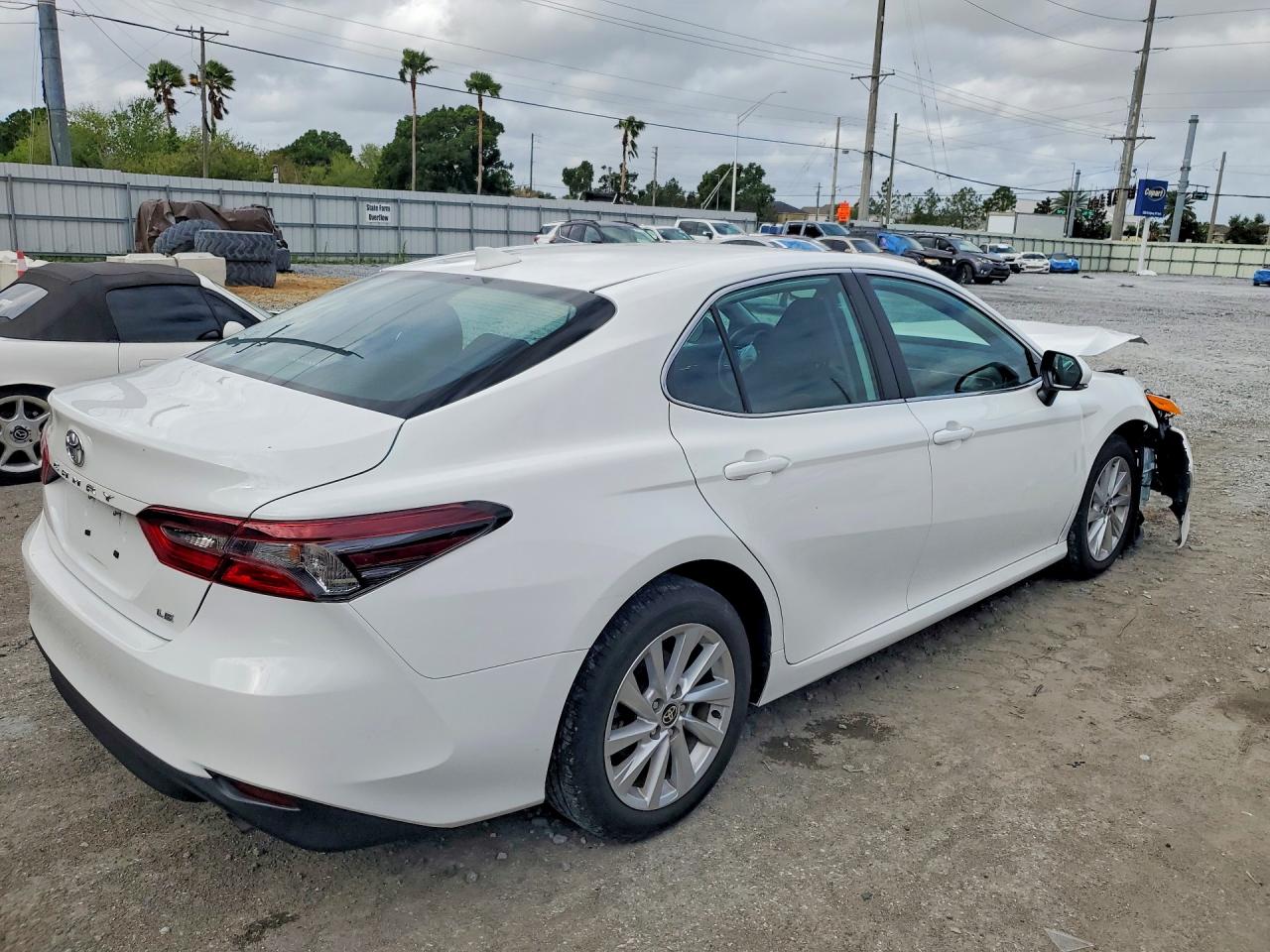 Toyota Camry Le