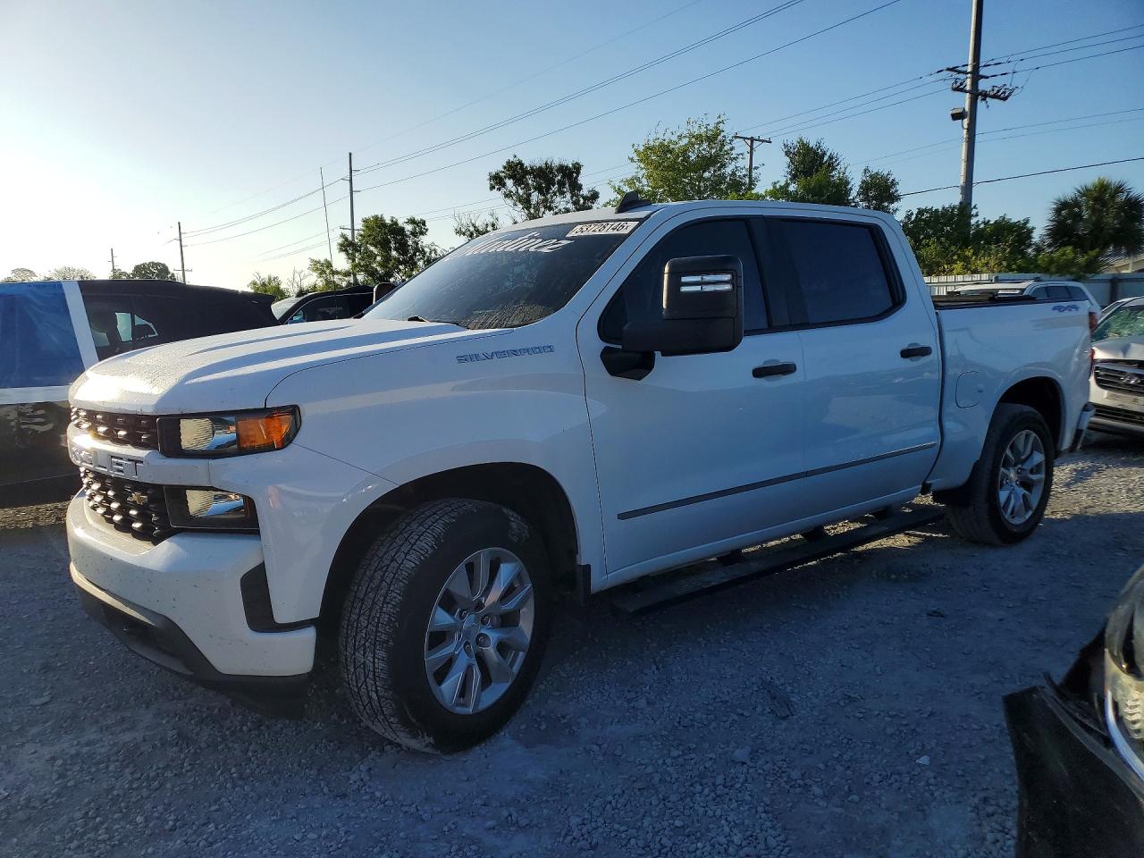 Salvage Chevrolet Silverado Image
