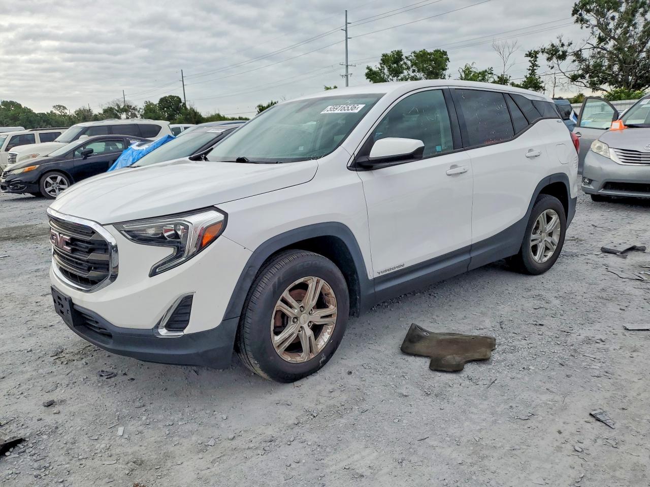 Salvage GMC Terrain Image