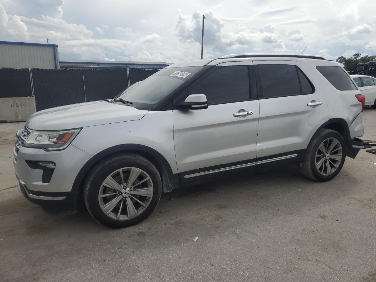 Salvage Ford Explorer Image