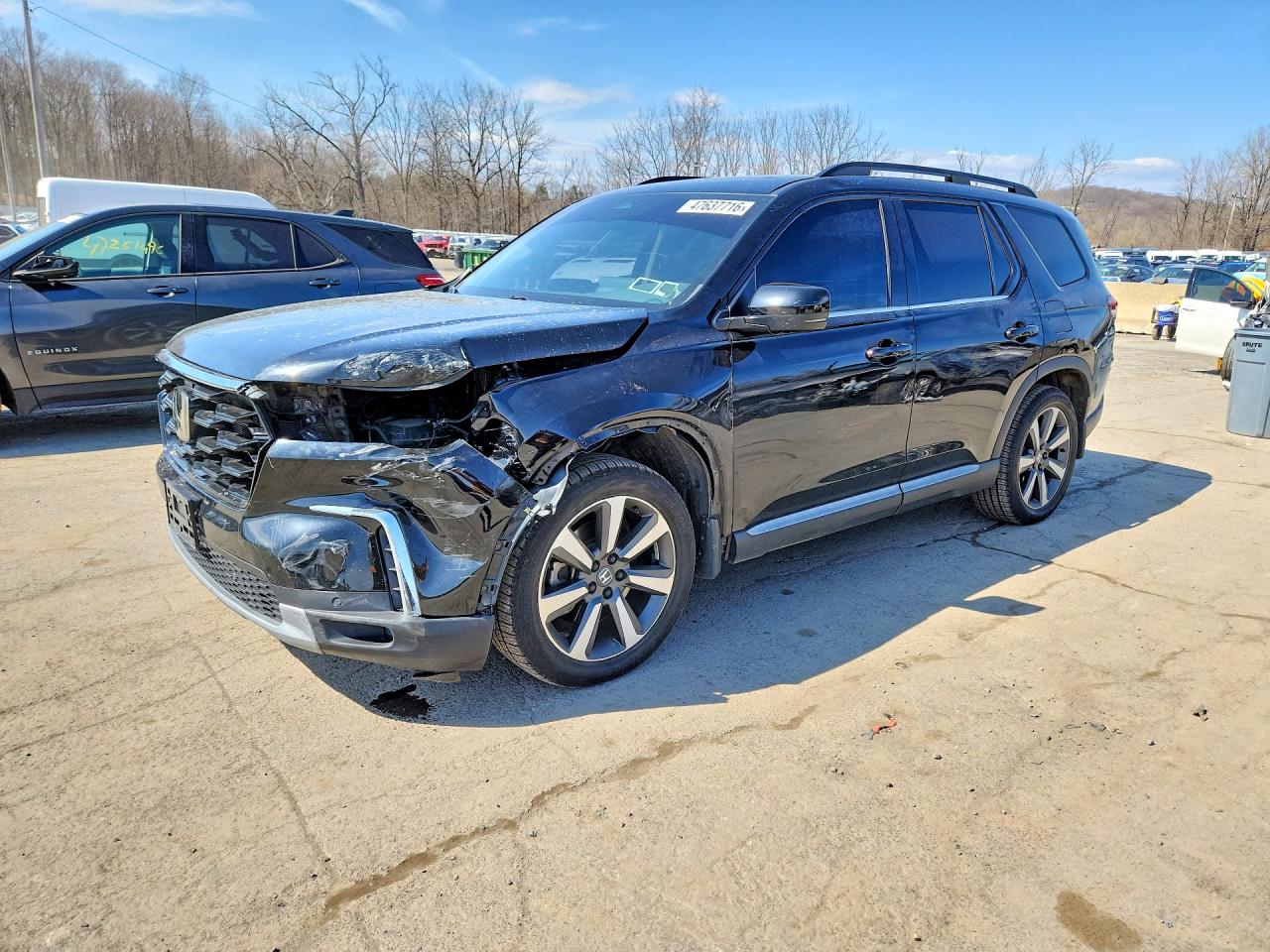 Salvage Honda Pilot Image