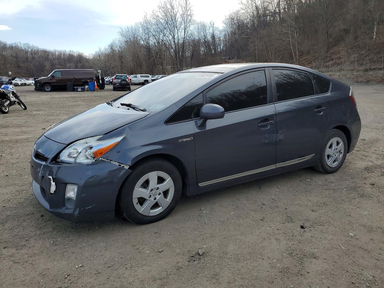 Salvage Toyota Prius Image
