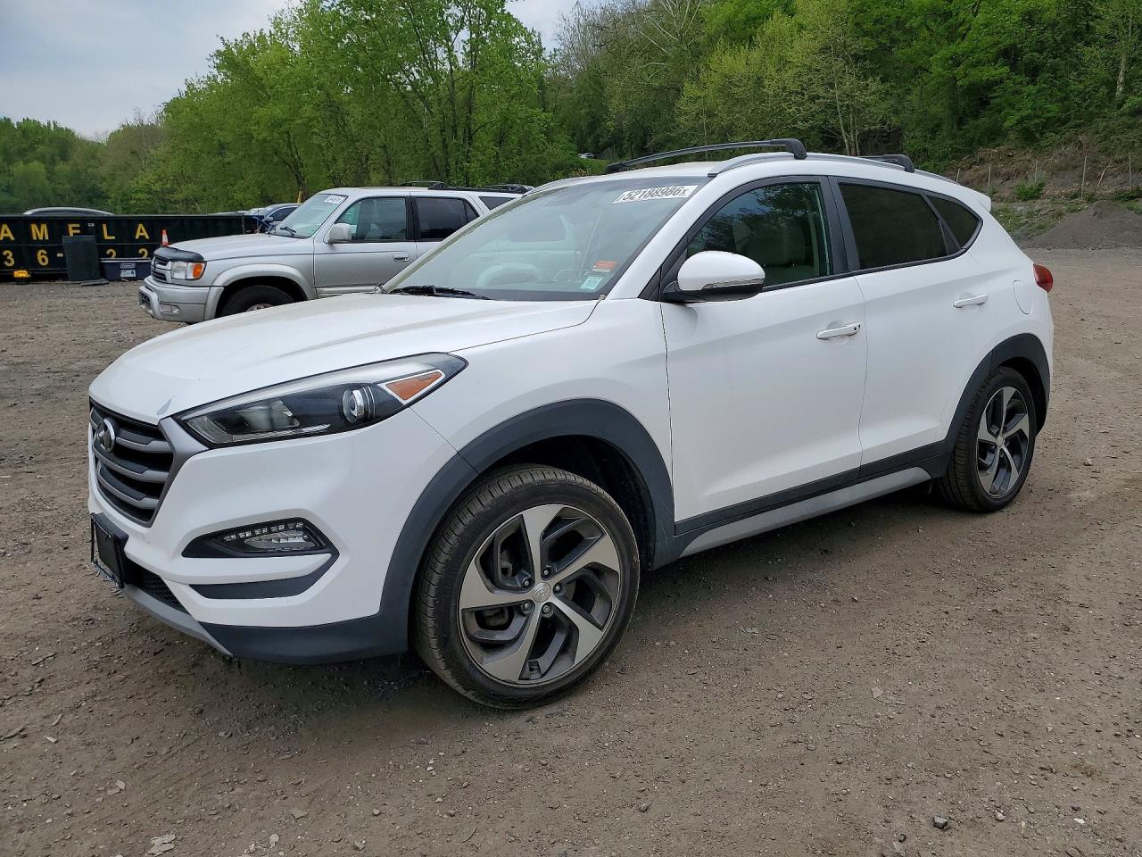 Salvage Hyundai TUCSON Image