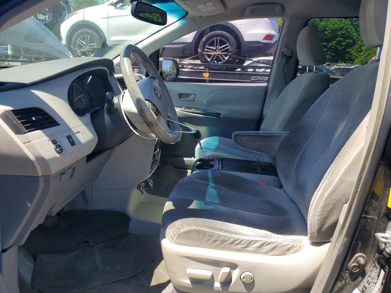 Toyota Sienna Le