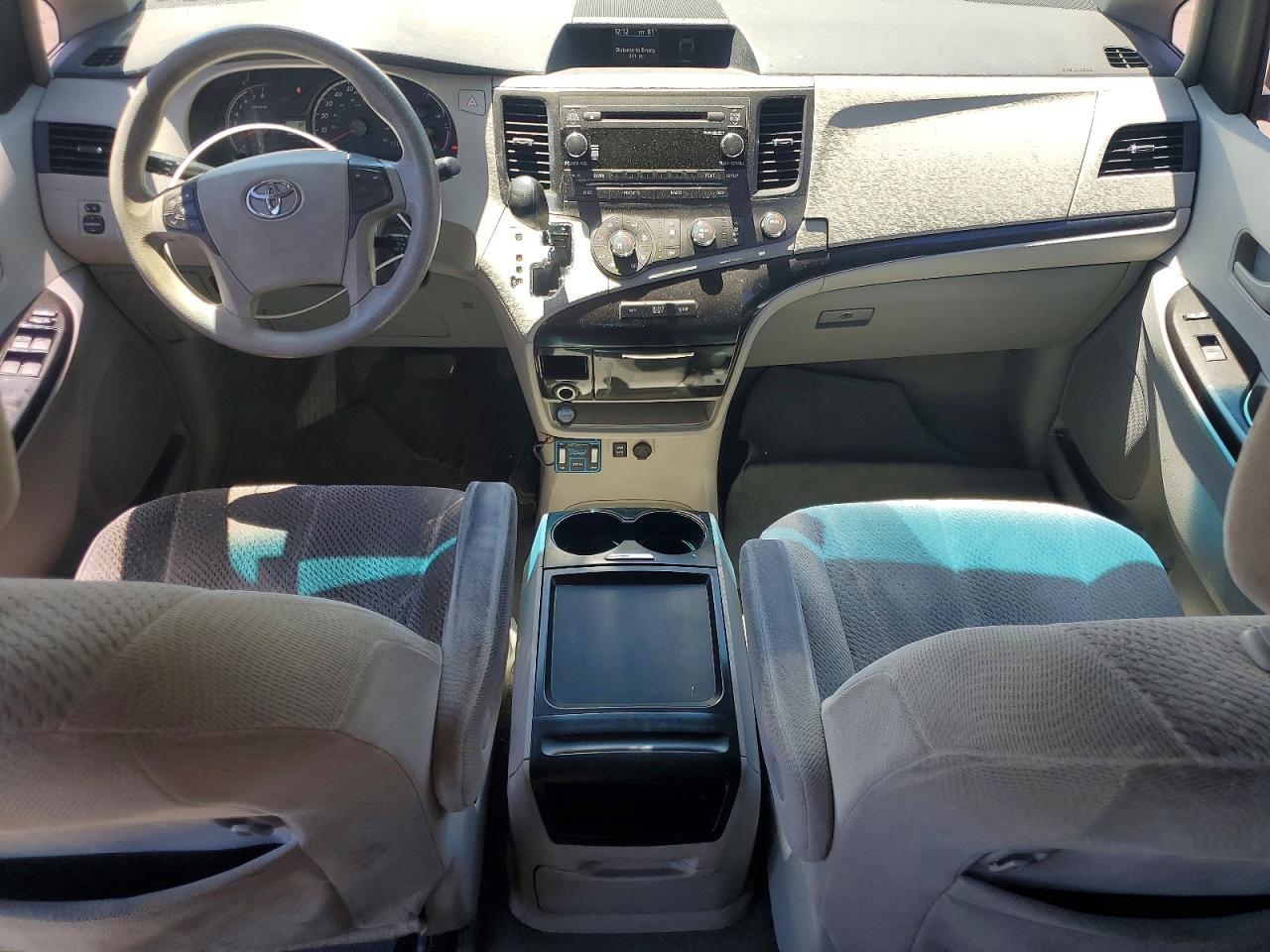 Toyota Sienna Le
