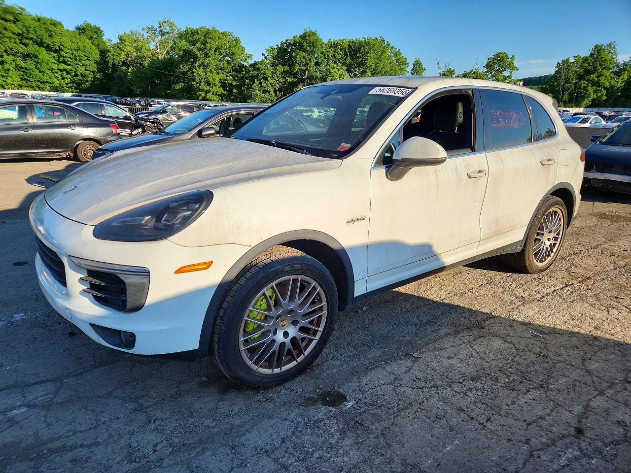 Salvage Porsche Cayenne Image