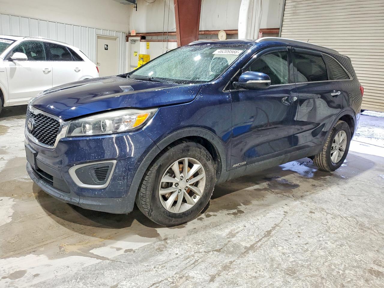Salvage Kia Sorento Image