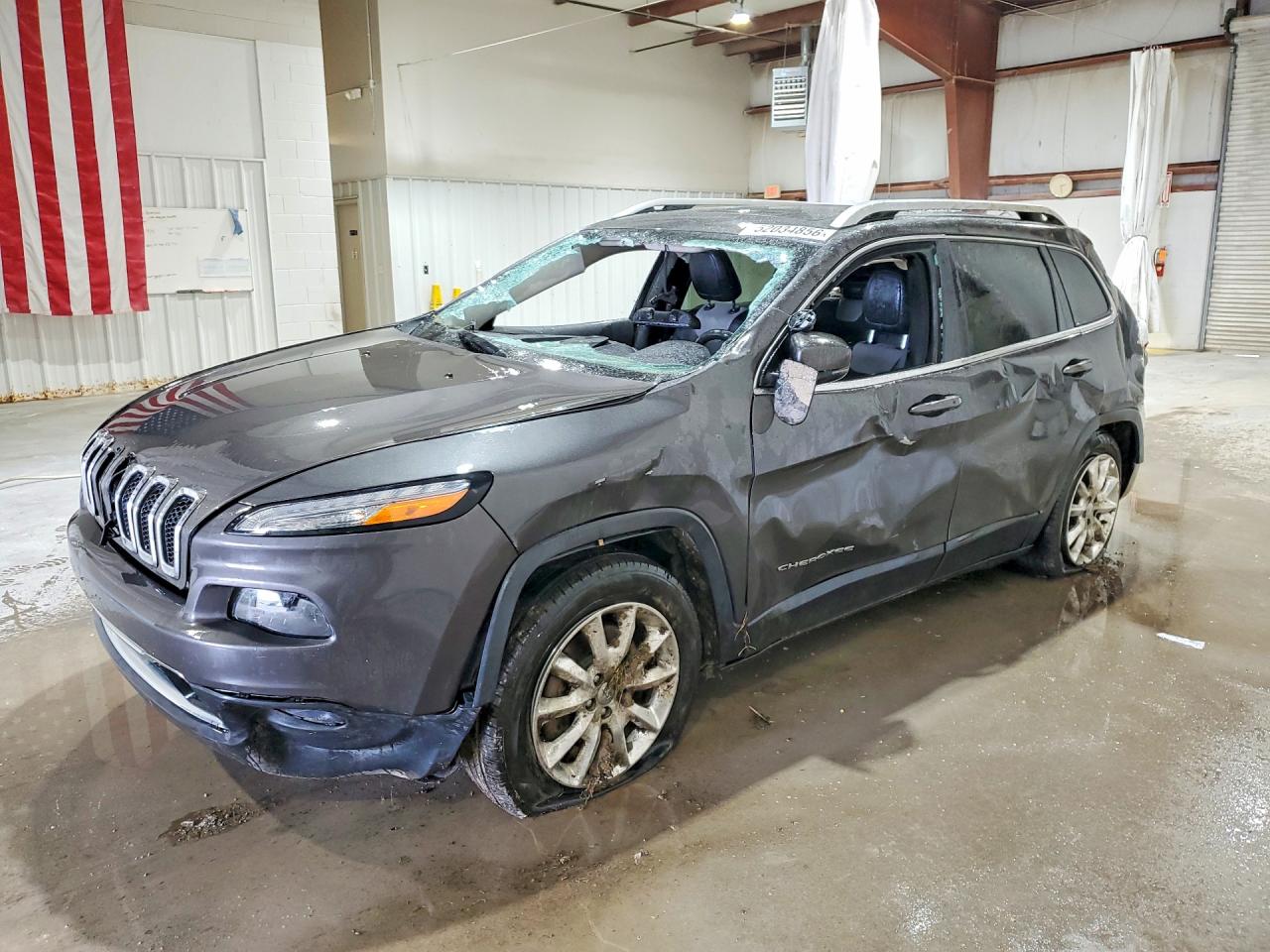 Salvage Jeep Cherokee Image