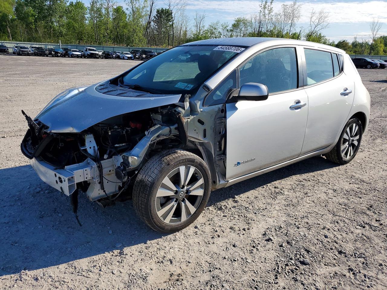 Salvage Nissan LEAF Image