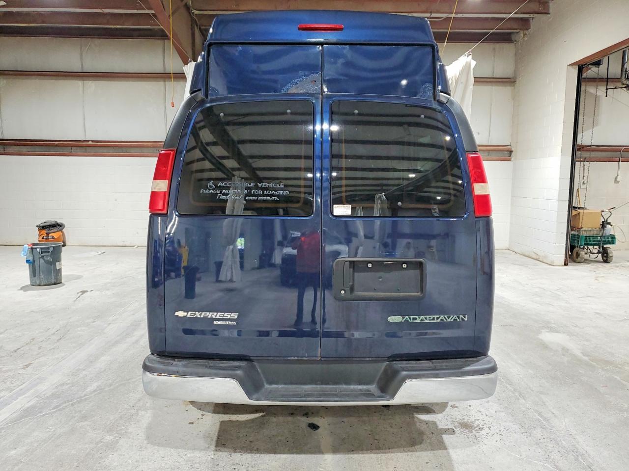 Chevrolet Express Lt