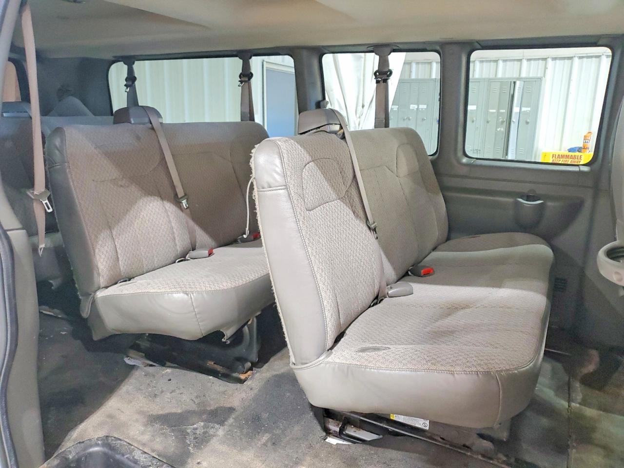 Chevrolet Express Lt