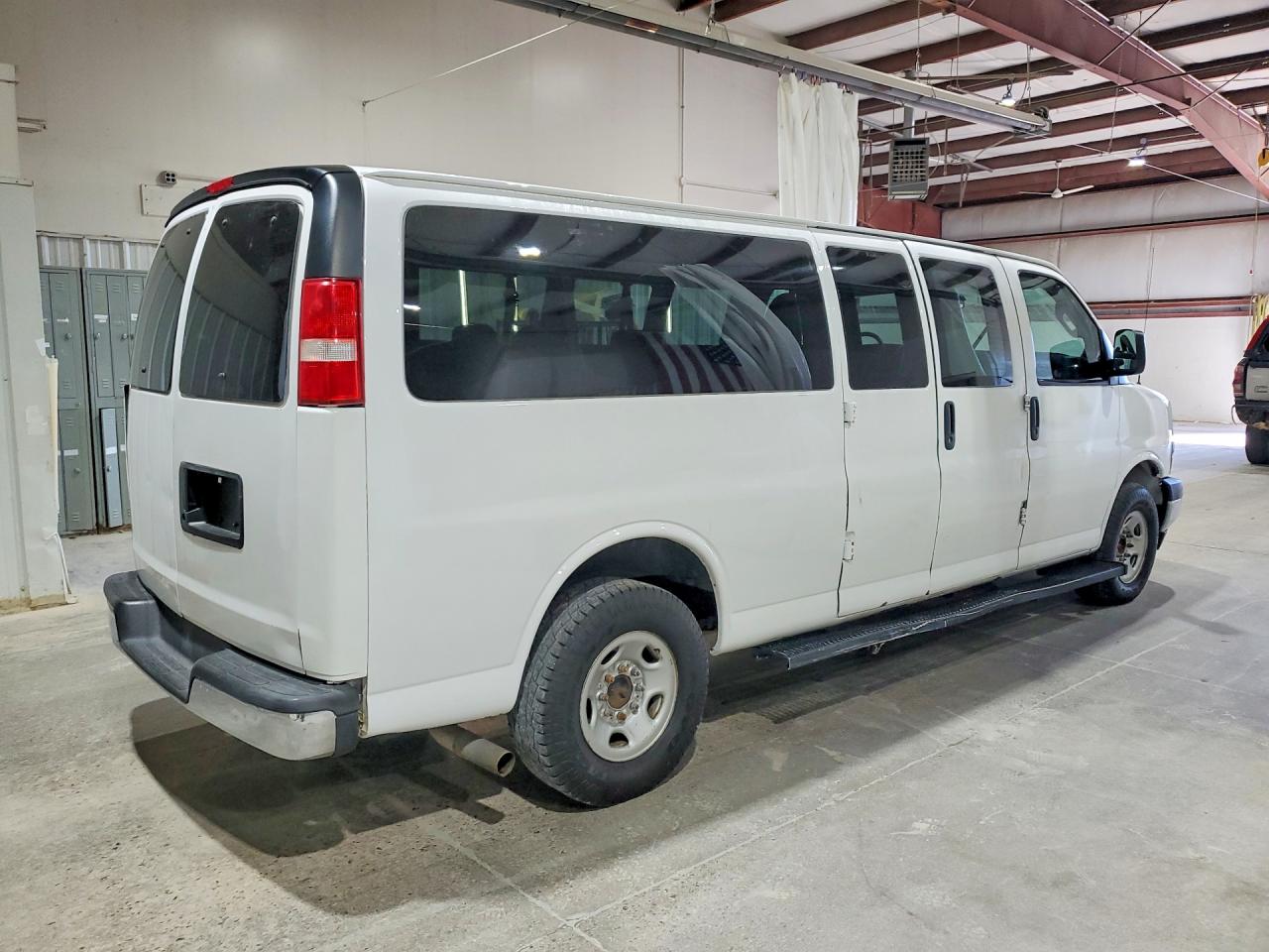 Chevrolet Express Lt