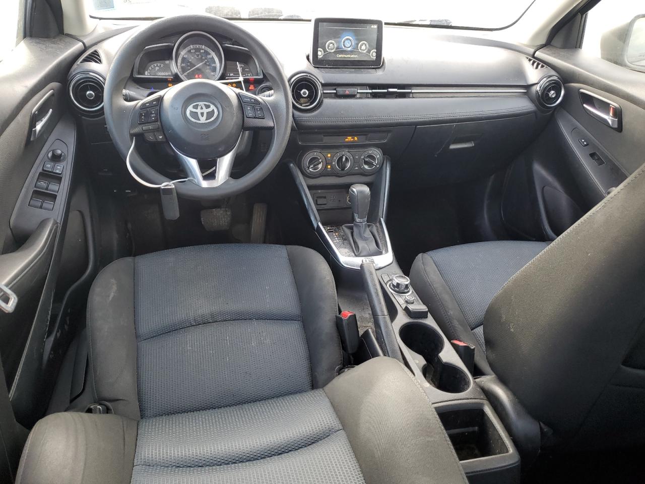 Toyota Yaris Base