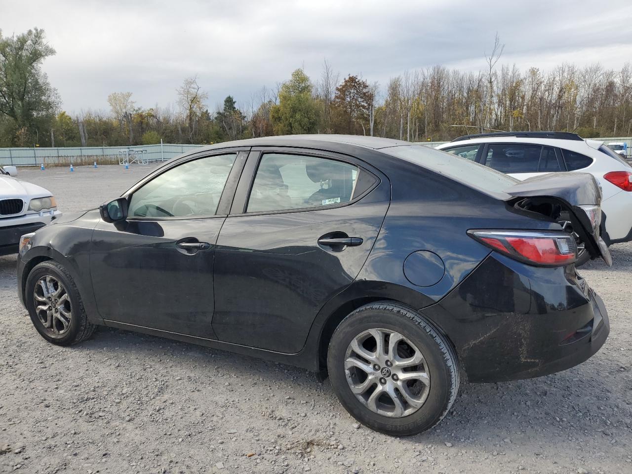 Toyota Yaris Base