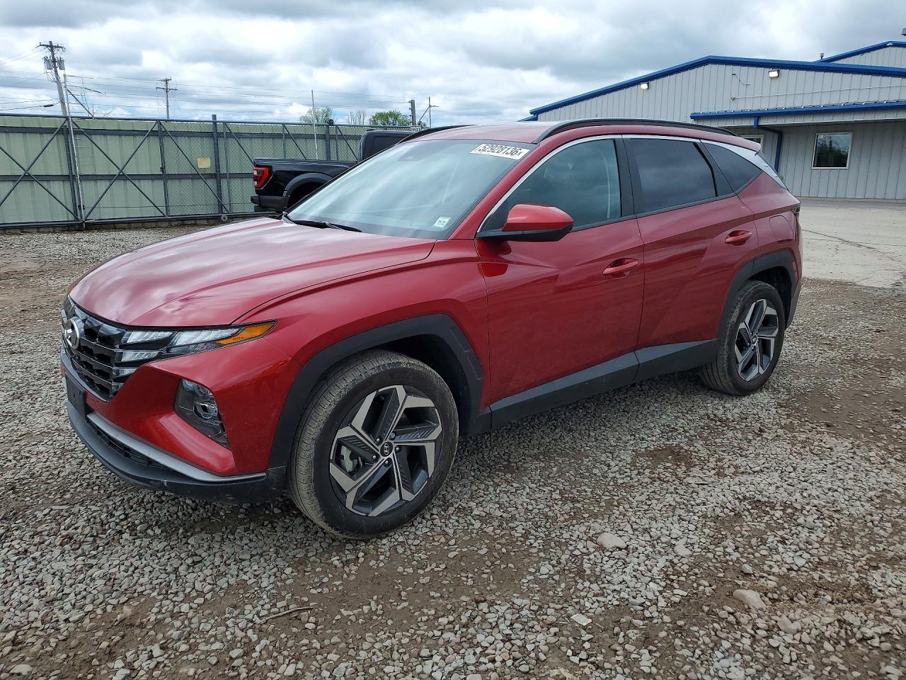 Salvage Hyundai TUCSON Image