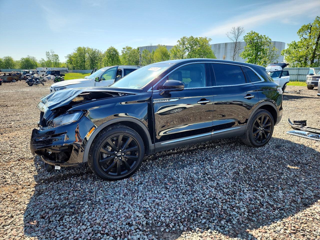 Salvage Lincoln Nautilus Image