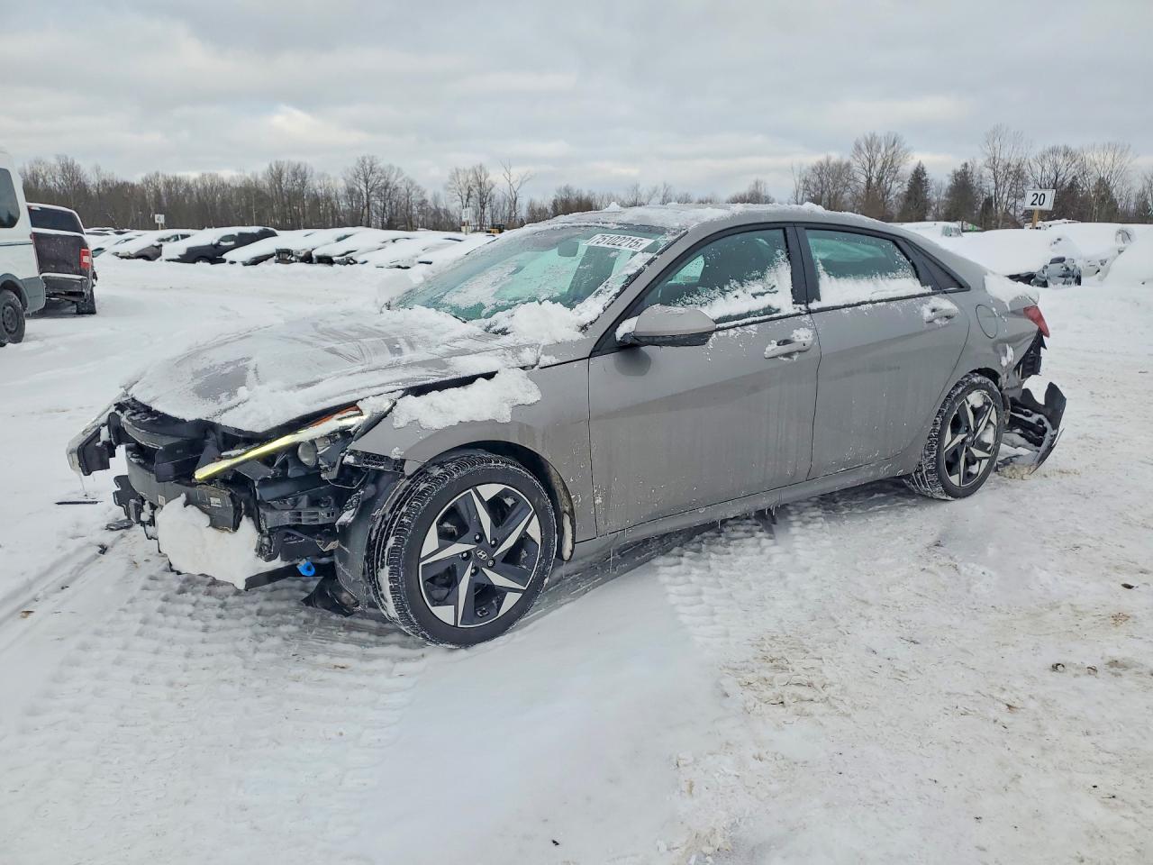 Salvage Hyundai ELANTRA Image