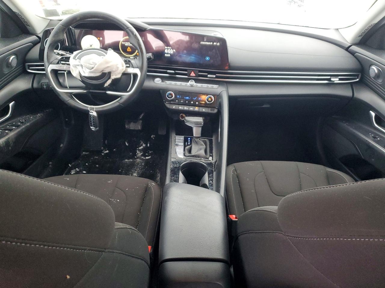 Hyundai ELANTRA Sel