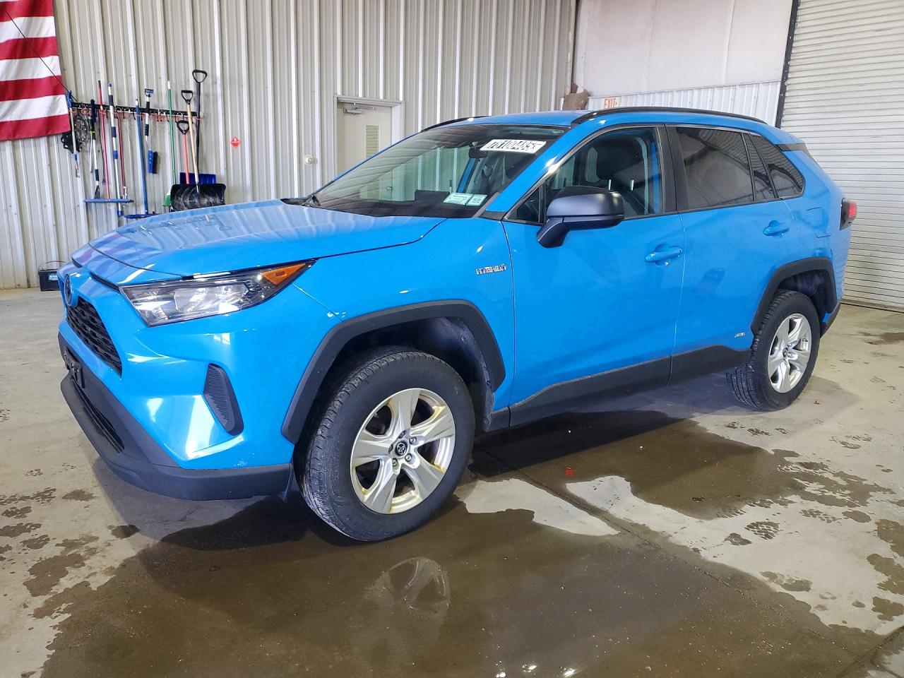 Salvage Toyota RAV4 Image