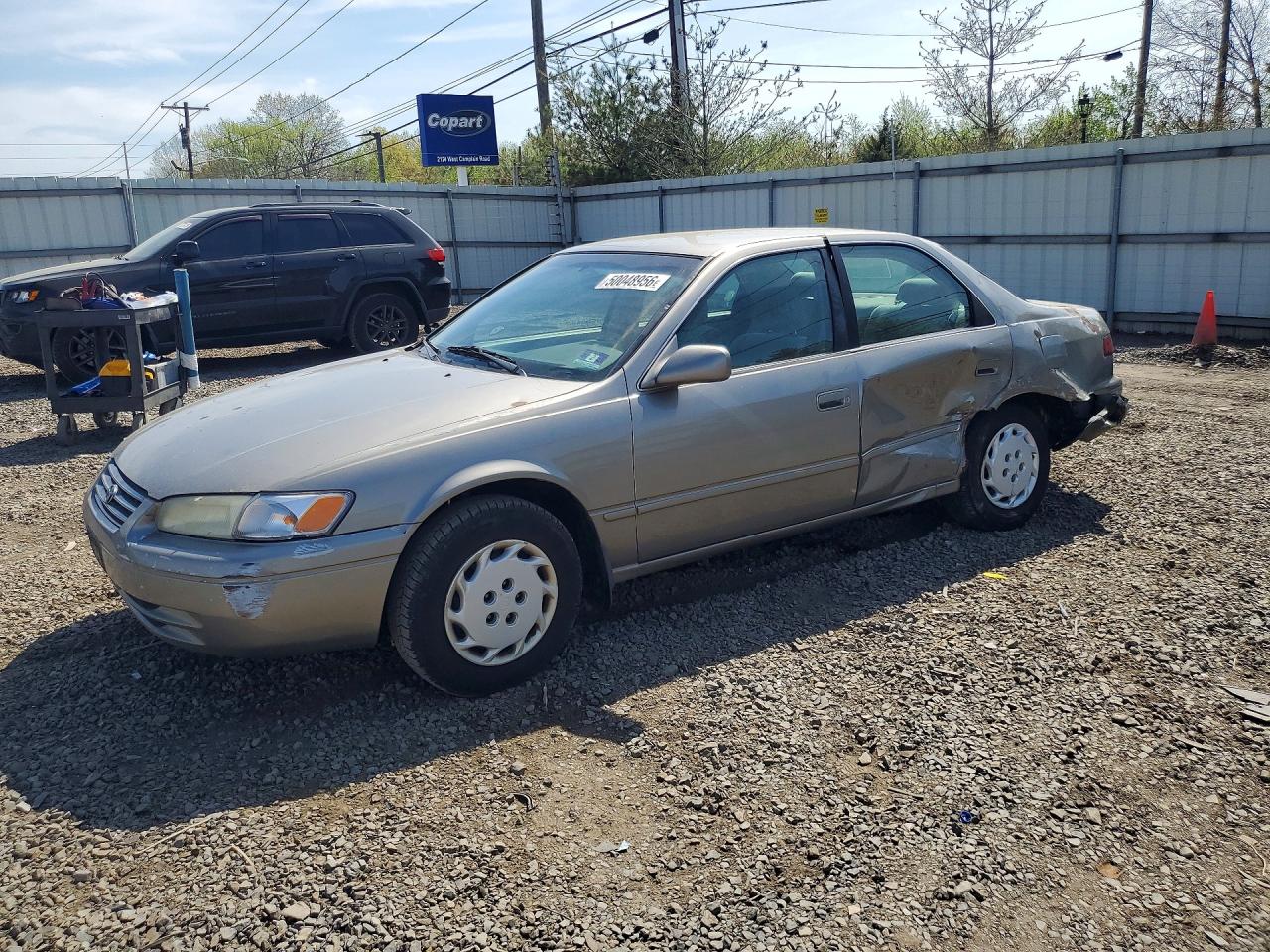 Salvage Toyota Camry Image