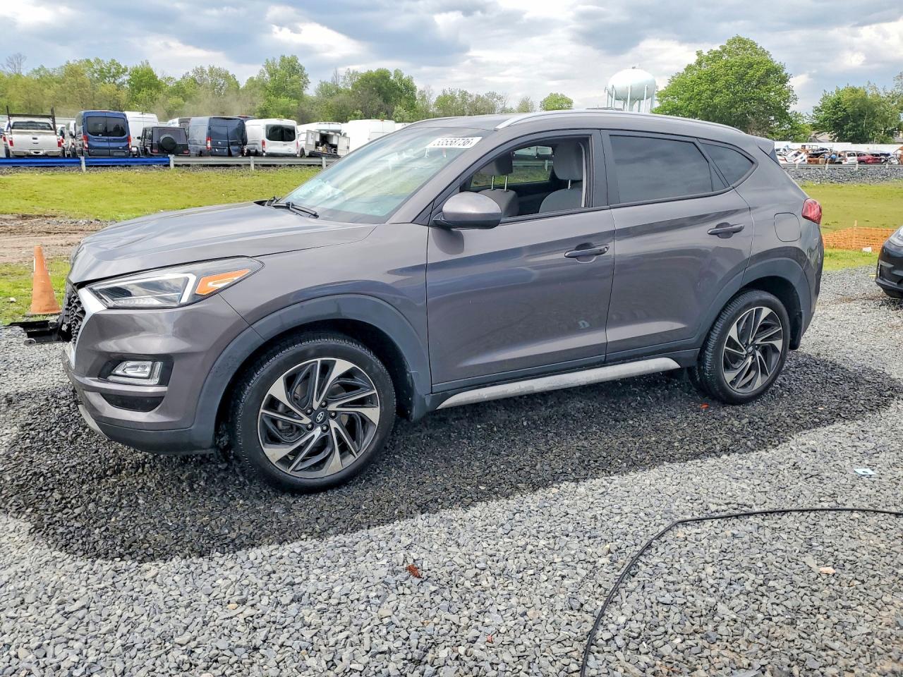 Salvage Hyundai TUCSON Image
