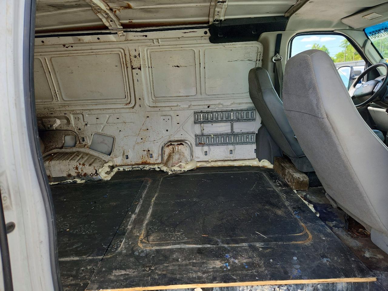 Ford Econoline E250 Van