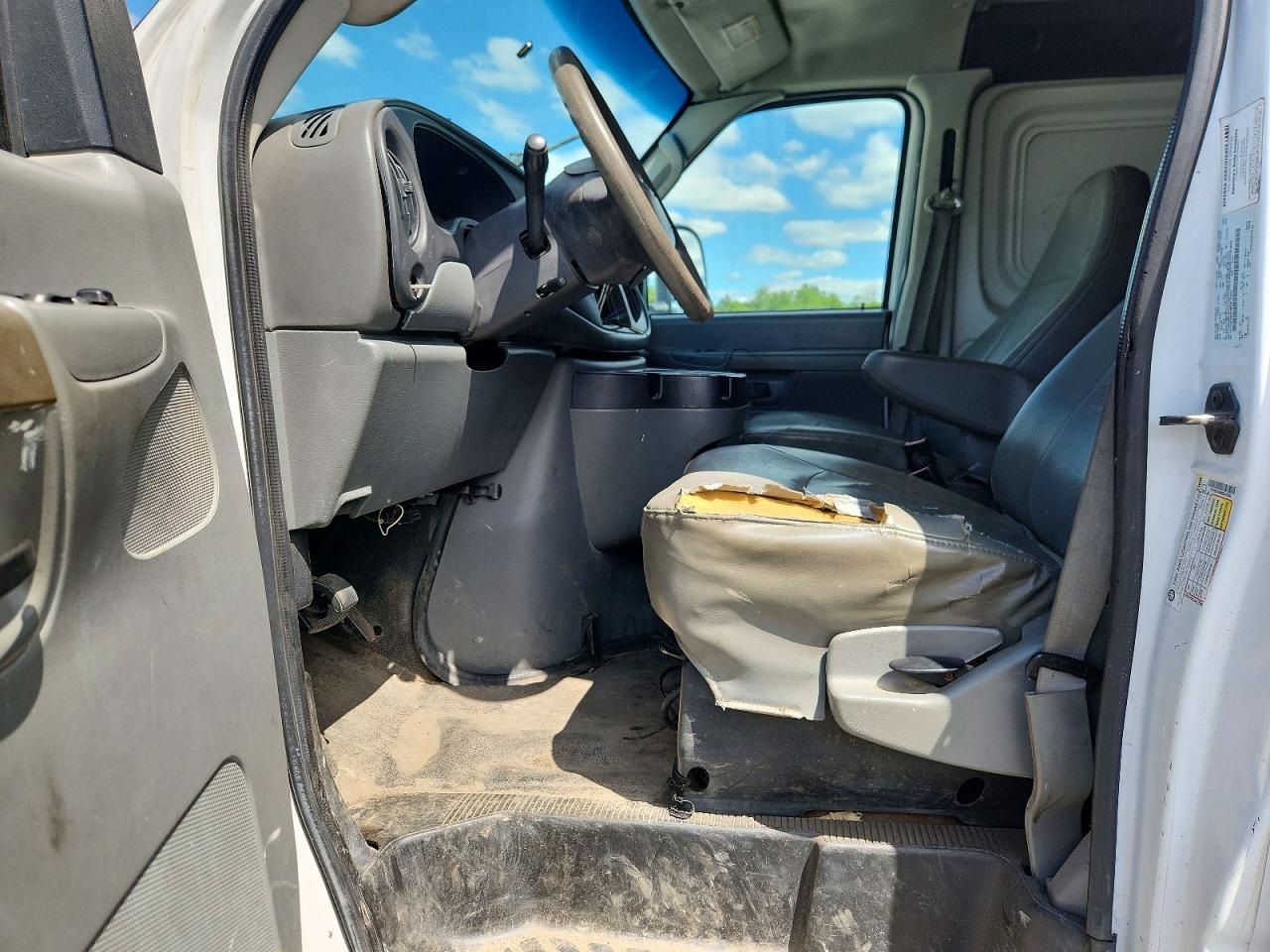 Ford Econoline E250 Van