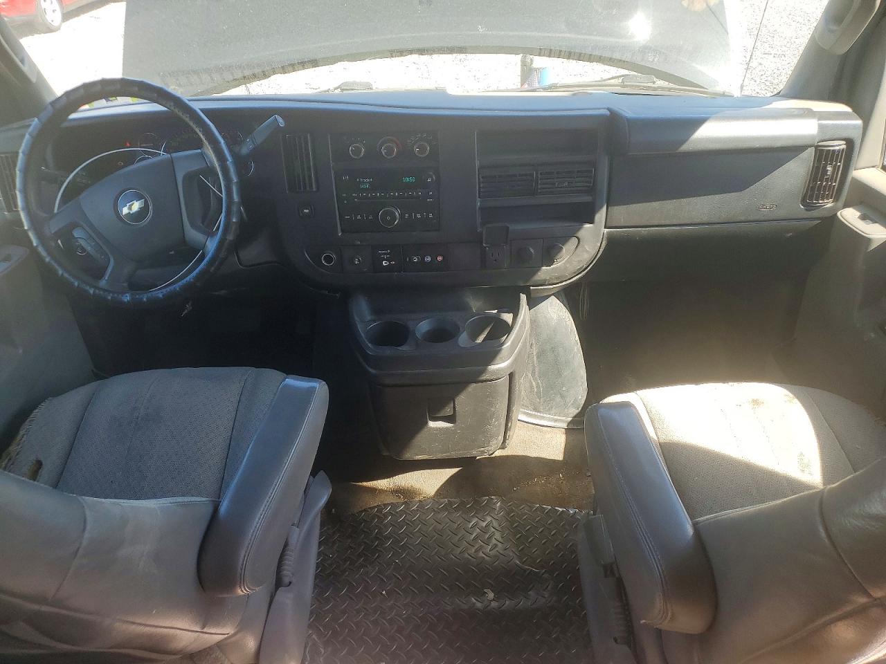 Chevrolet Express Lt