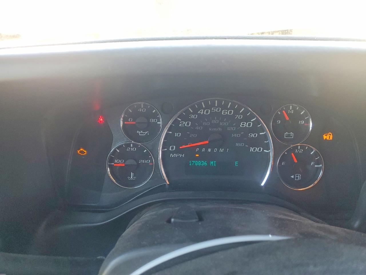 Chevrolet Express Lt