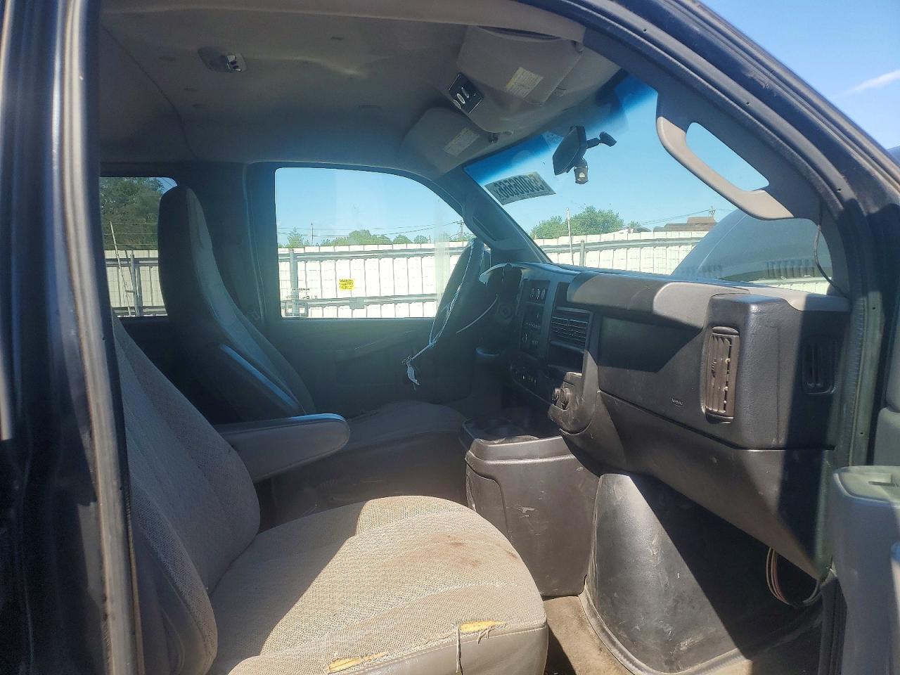 Chevrolet Express Lt