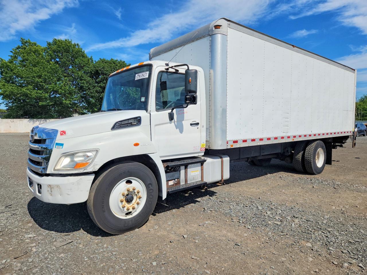 Salvage Hino 268a Image