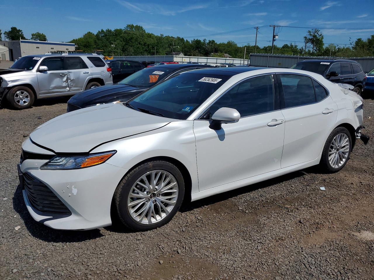 Salvage Toyota Camry Image