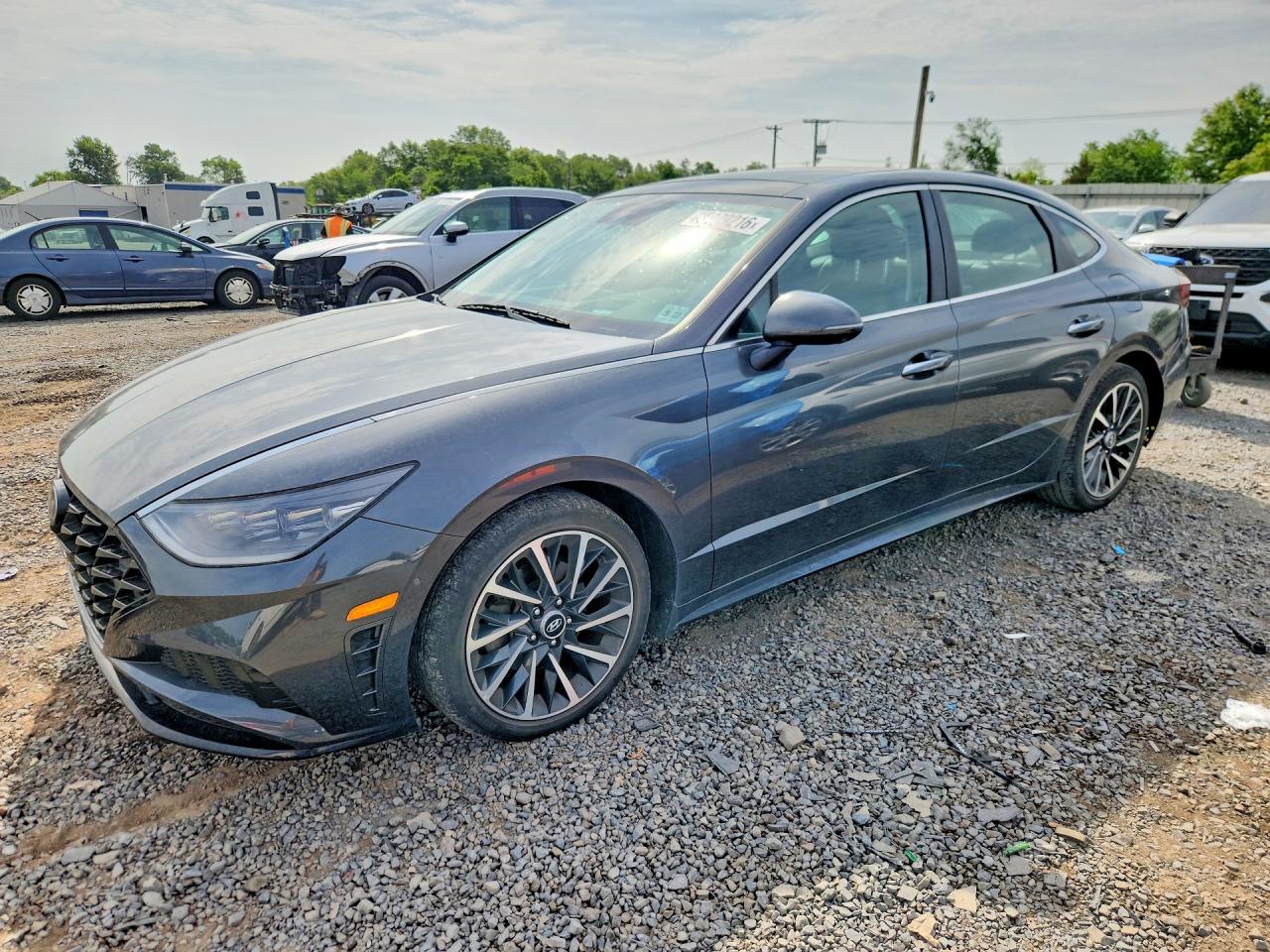 Salvage Hyundai SONATA Image