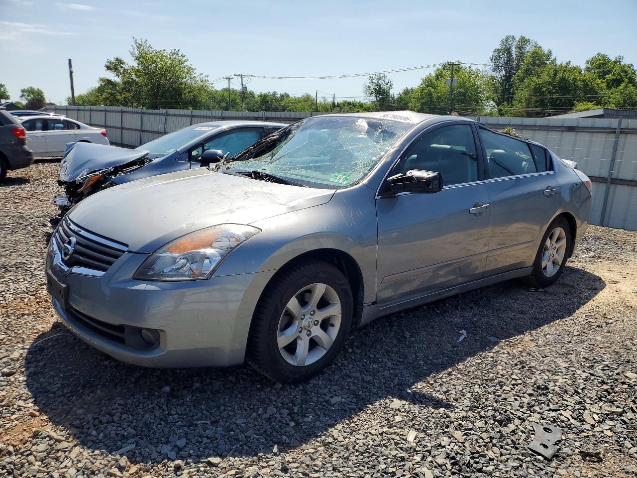 Salvage Nissan Altima Image