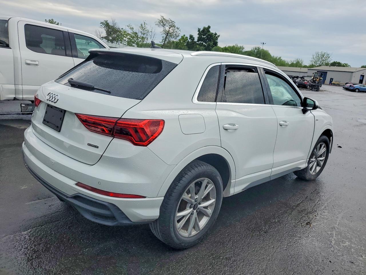 Audi Q3 Premium Plus S Line 45