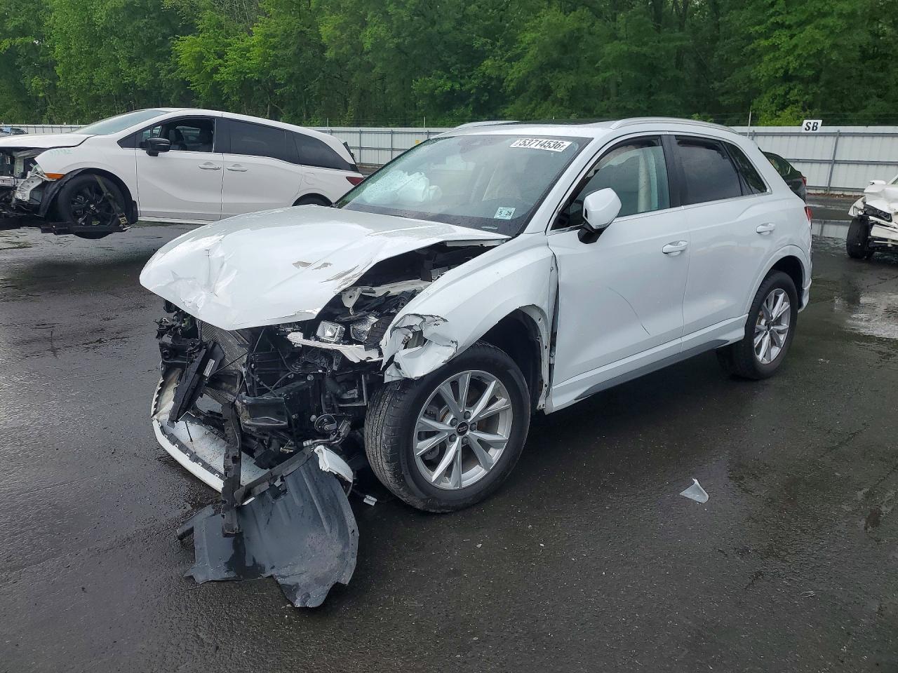 Salvage Audi Q3 Image
