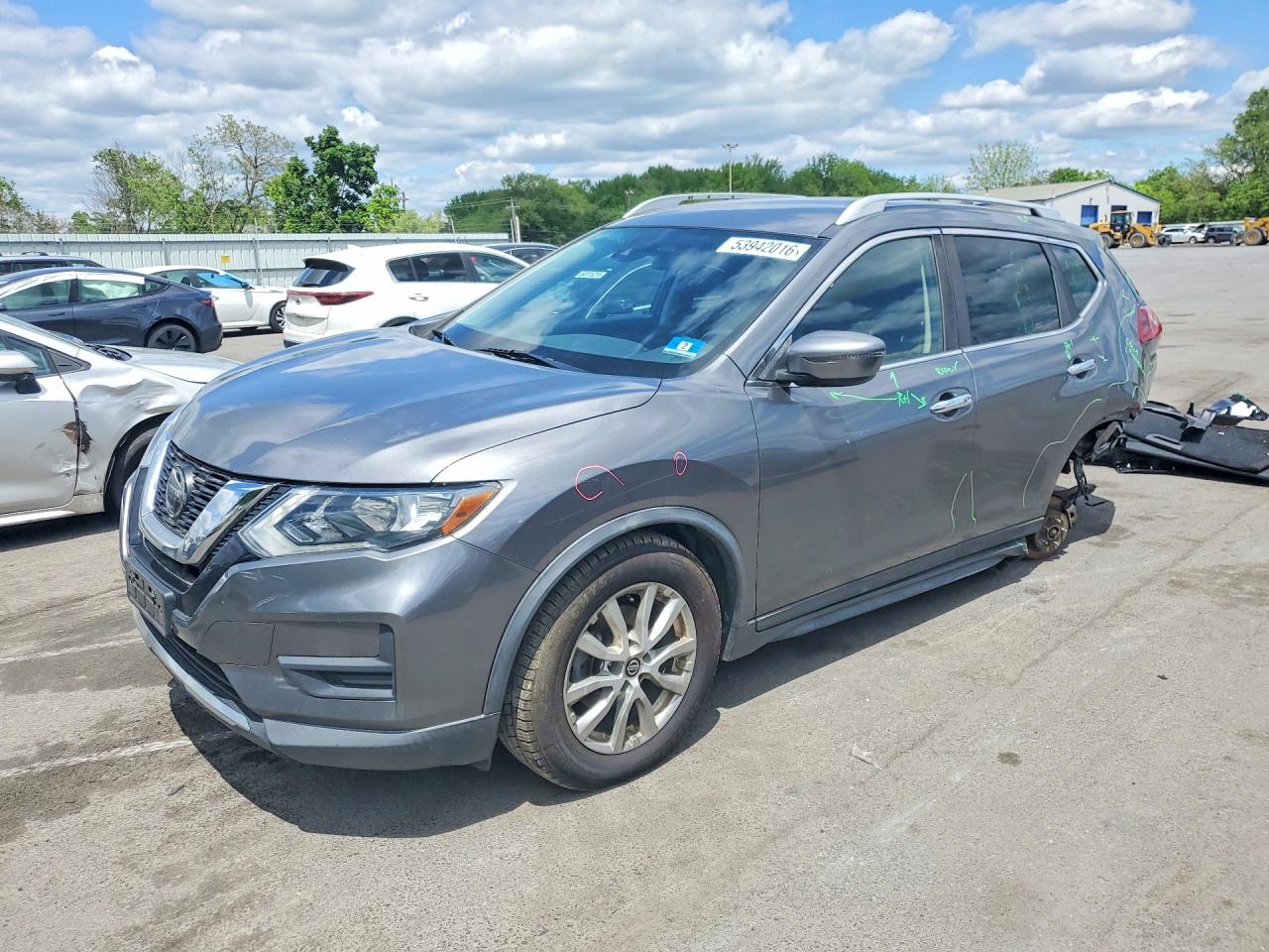 Salvage Nissan Rogue Image