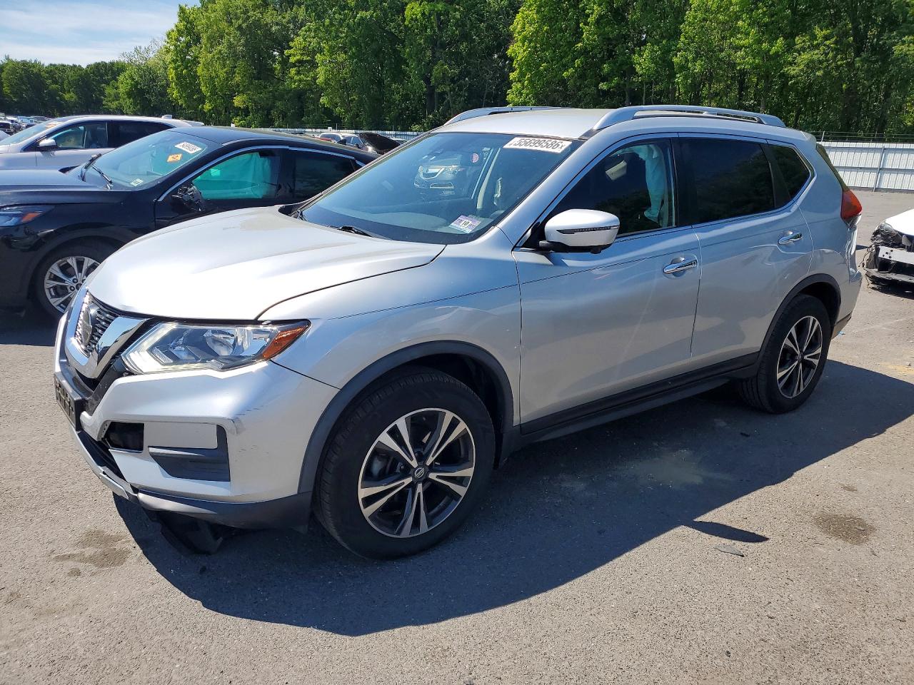 Salvage Nissan Rogue Image