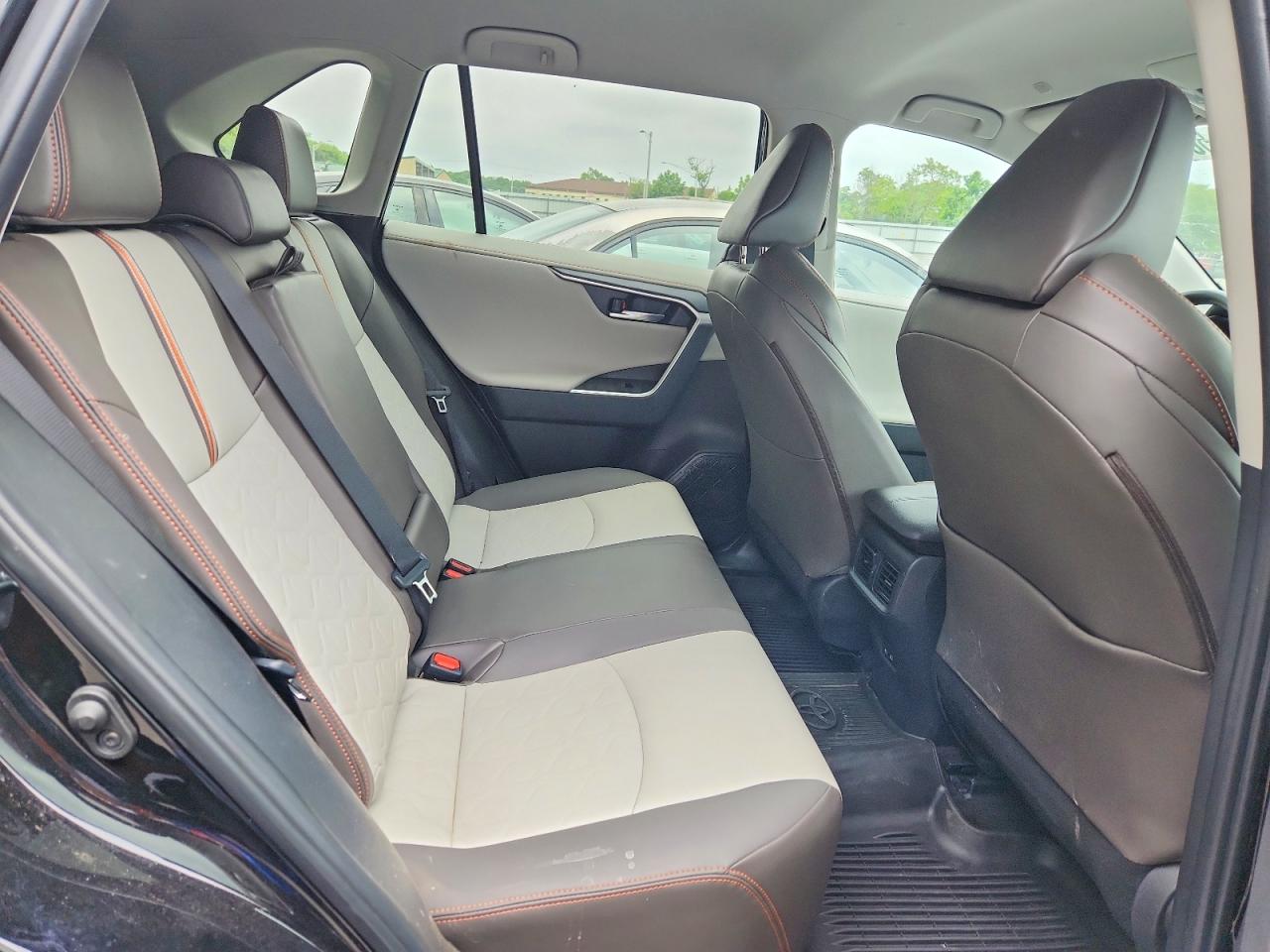 Toyota RAV4 Adventure